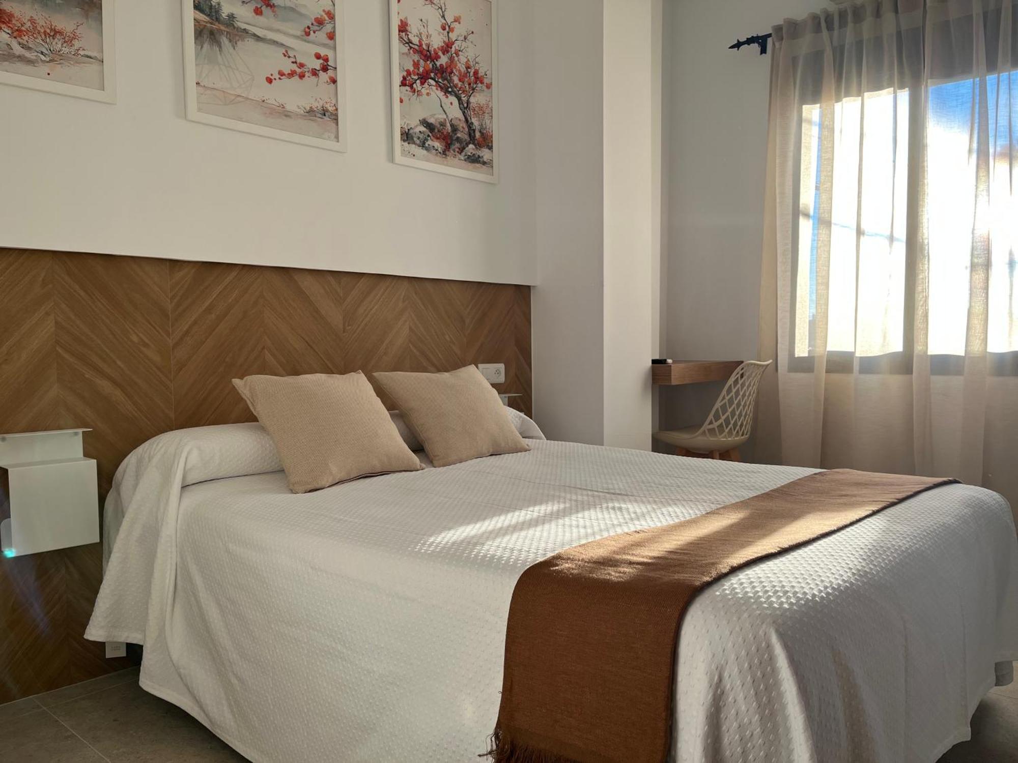 Hostal Parador De Los Llanos Torreorgaz Ngoại thất bức ảnh
