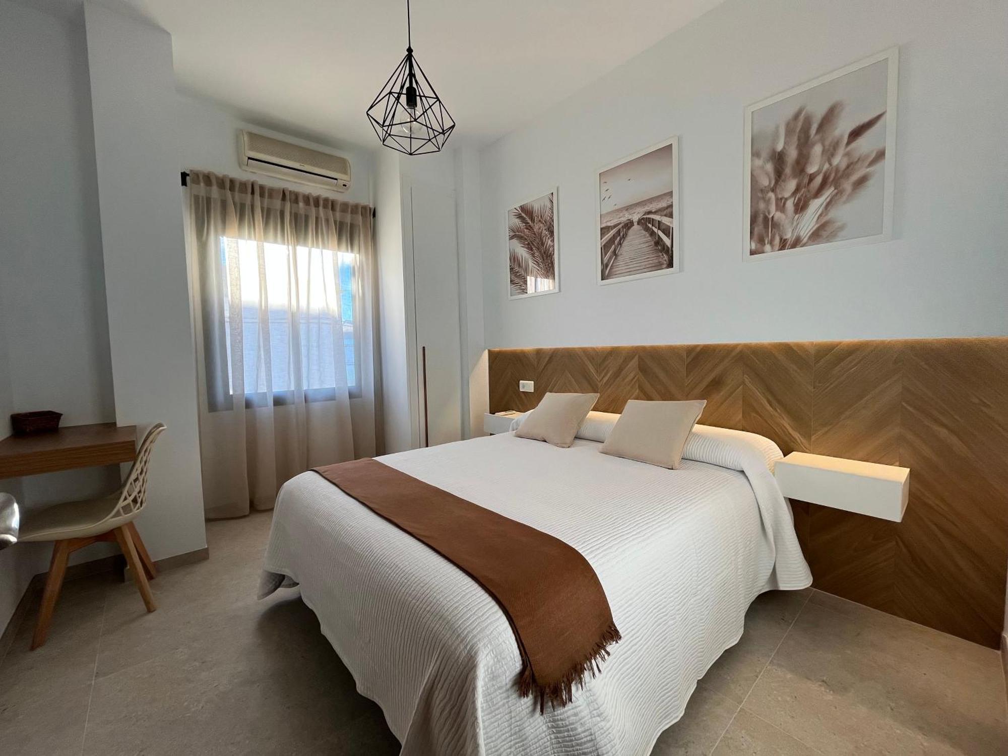 Hostal Parador De Los Llanos Torreorgaz Ngoại thất bức ảnh