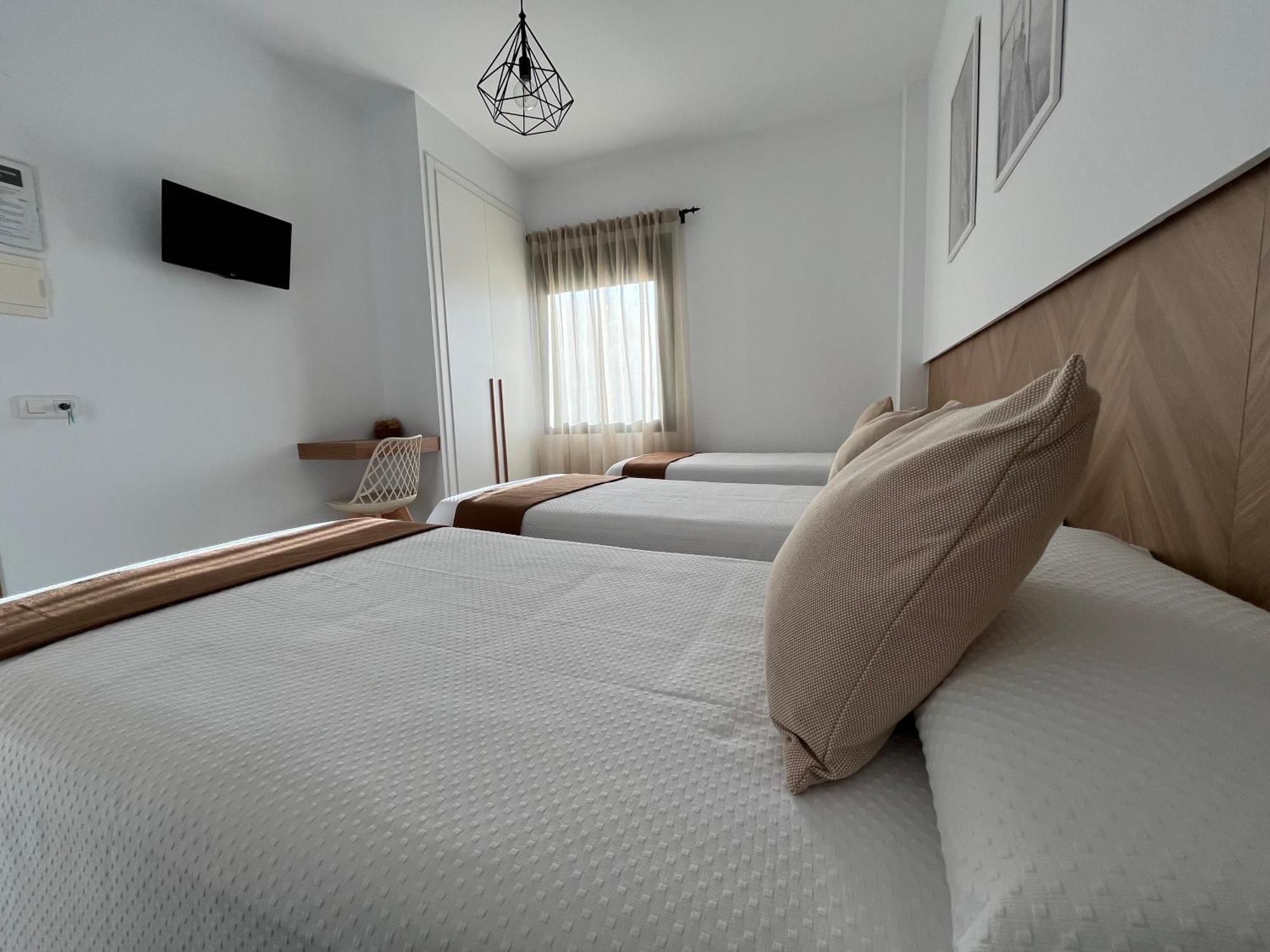 Hostal Parador De Los Llanos Torreorgaz Ngoại thất bức ảnh