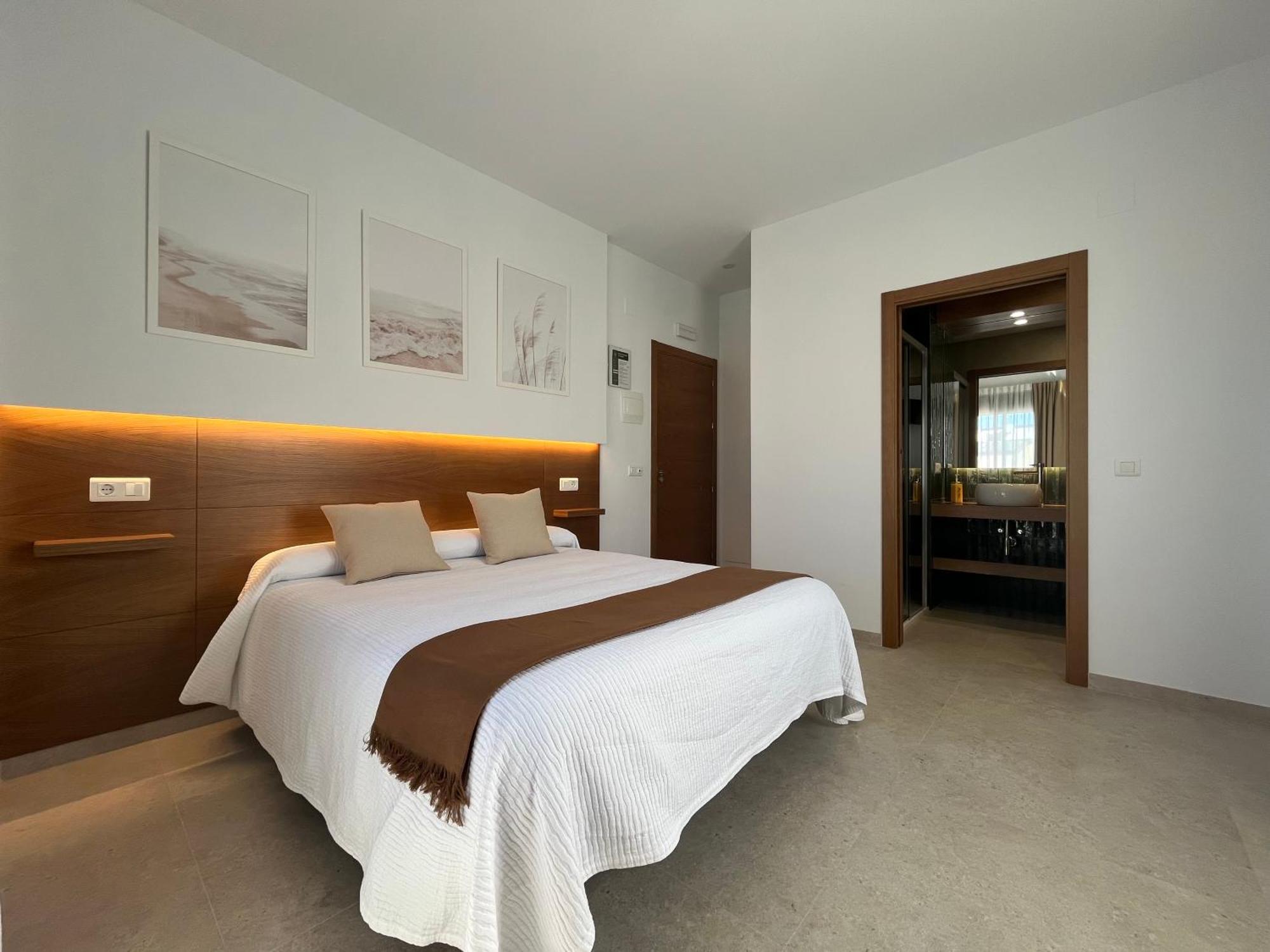 Hostal Parador De Los Llanos Torreorgaz Ngoại thất bức ảnh