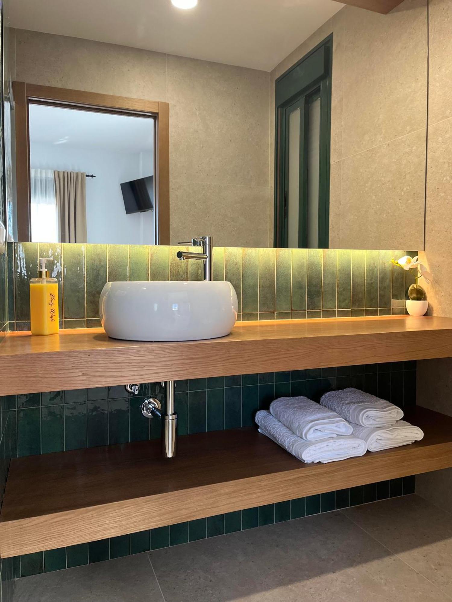 Hostal Parador De Los Llanos Torreorgaz Ngoại thất bức ảnh