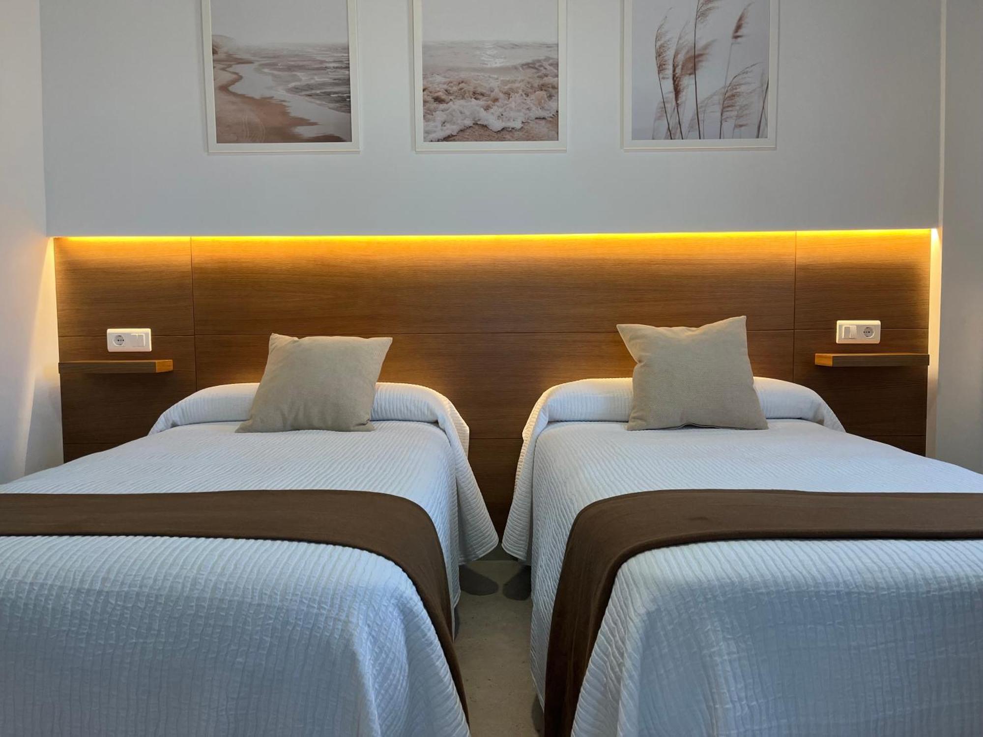 Hostal Parador De Los Llanos Torreorgaz Ngoại thất bức ảnh
