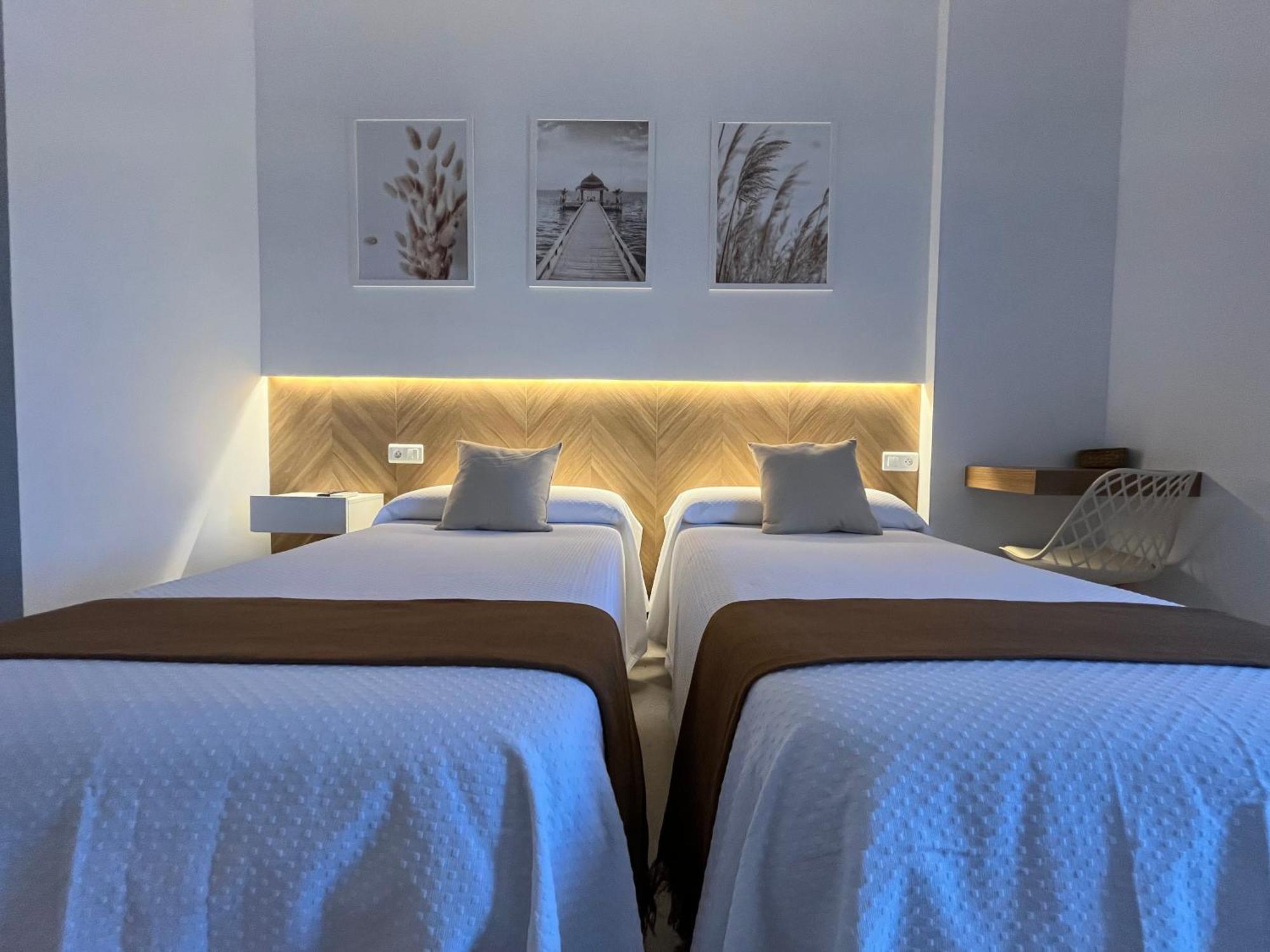 Hostal Parador De Los Llanos Torreorgaz Ngoại thất bức ảnh