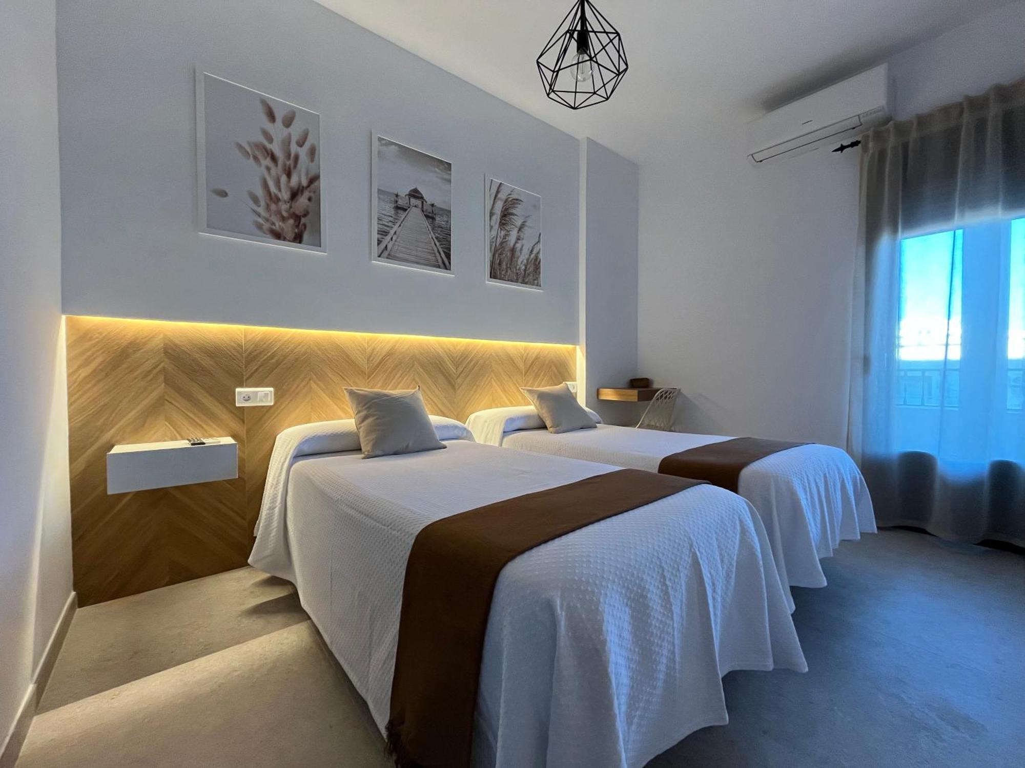 Hostal Parador De Los Llanos Torreorgaz Ngoại thất bức ảnh