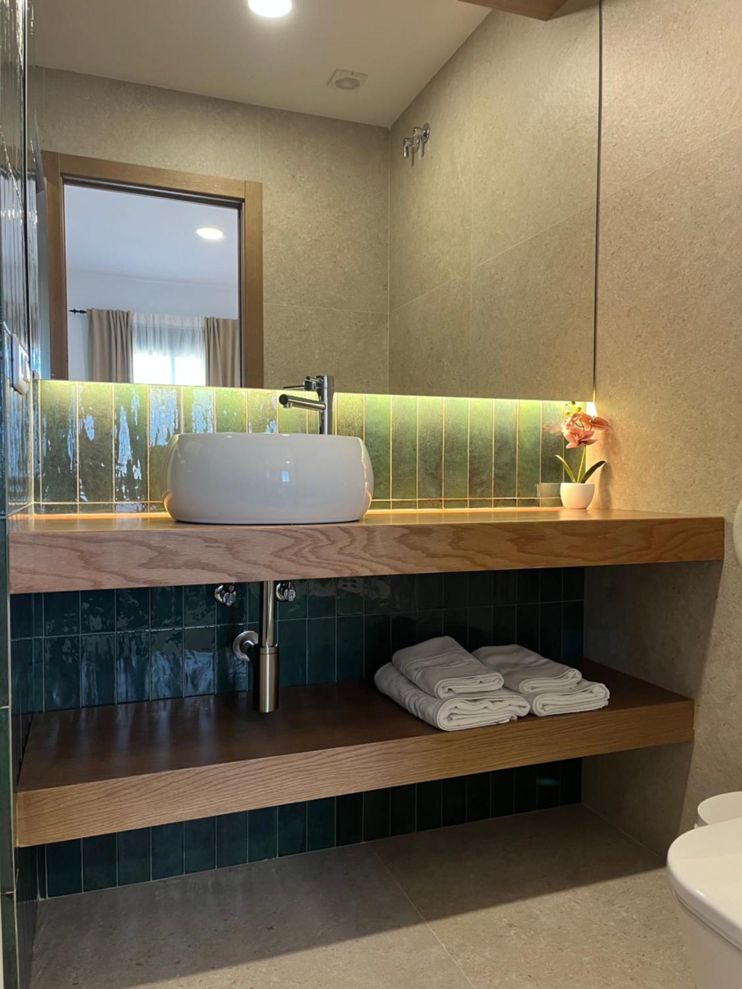Hostal Parador De Los Llanos Torreorgaz Ngoại thất bức ảnh